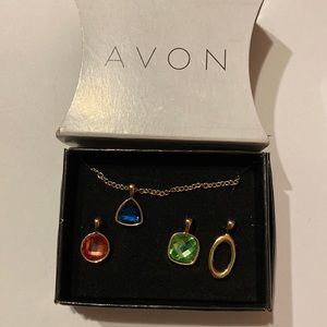 Spice modern 4 piece interchangeable necklace set Avon 2015
